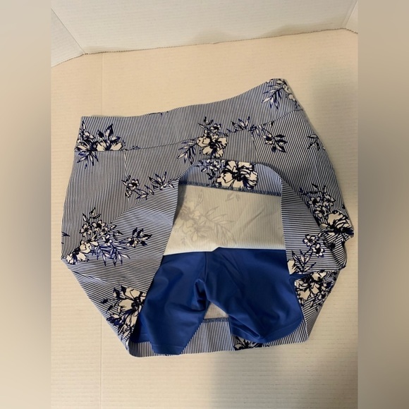 S.C.&CO. Ladies Skirt in size 8 - Picture 5 of 9